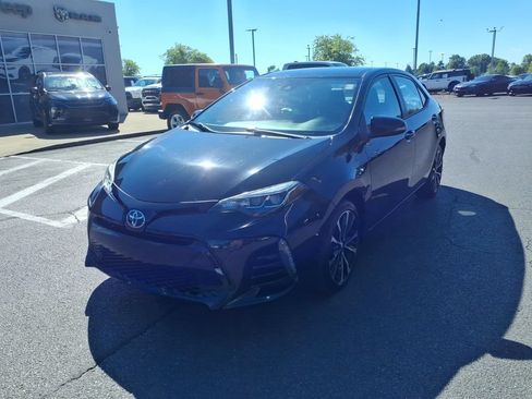 Used 2017 Toyota Corolla SE w/ Carpet Mat Package (TMS) FWD image 2