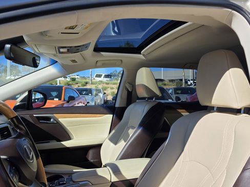 Used 2018 Lexus RX 350L w/ Premium Package image 15