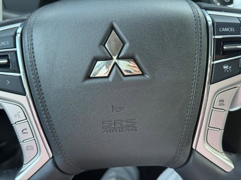 Used 2018 Mitsubishi Outlander SEL AWD/4WD image 28