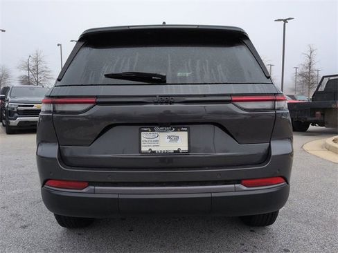 New 2026 Jeep Grand Cherokee Altitude image 5