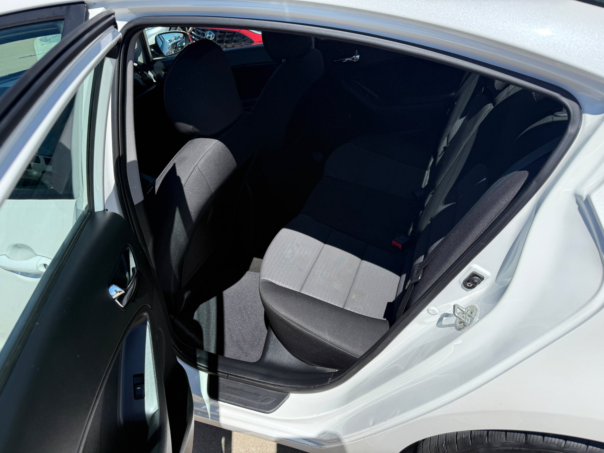 Used 2016 Kia Forte LX w/ LX Popular Plus Package FWD image 4