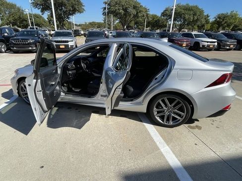 Used 2016 Lexus IS 200t image 11