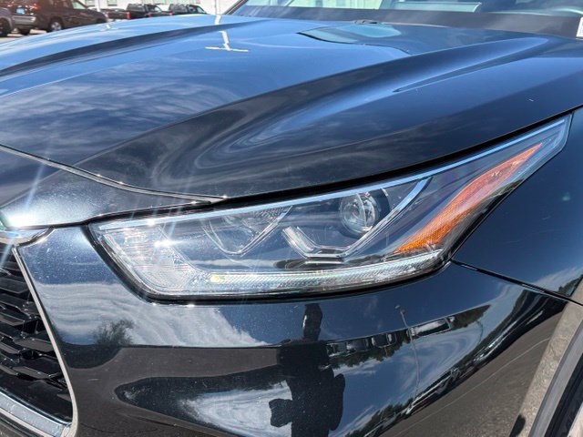 Used 2022 Toyota Highlander Platinum FWD image 9