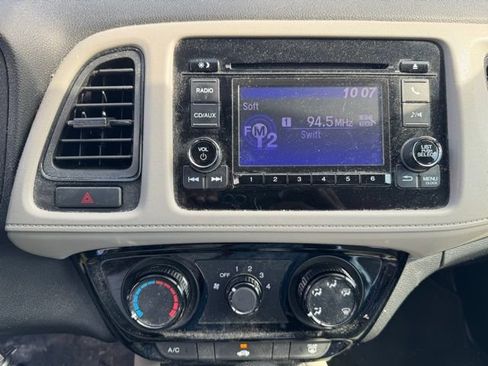 Used 2018 Honda HR-V LX image 14