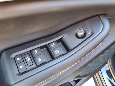 New 2025 Jeep Grand Cherokee L Limited w/ Trailer Tow Package image 15