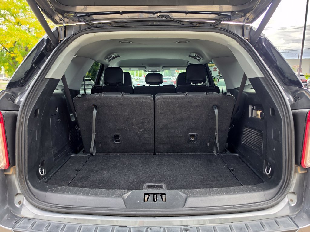 Used 2024 Ford Explorer XLT w/ Equipment Group 202A AWD/4WD image 12