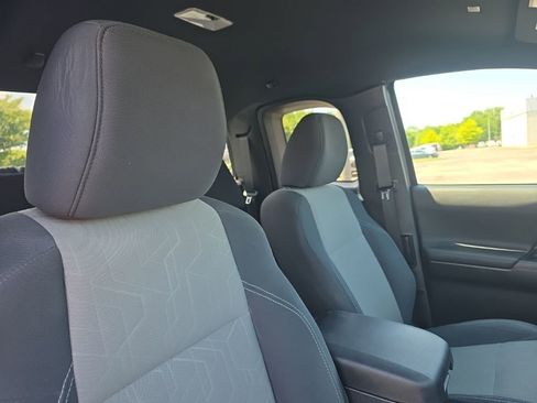 Certified 2020 Toyota Tacoma TRD Sport w/ TRD Premium Sport Package AWD/4WD image 11