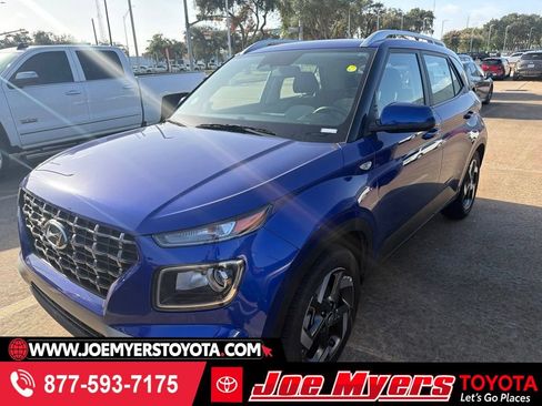 Used 2026 Hyundai Venue SEL FWD image 1