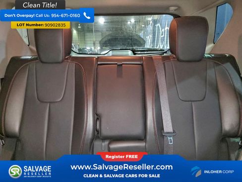 Used 2017 Chevrolet Equinox Premier w/ Enhanced Convenience Package AWD/4WD image 13