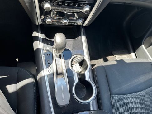 Used 2018 Nissan Pathfinder SV FWD image 15