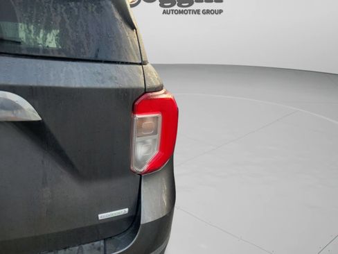 Used 2020 Ford Explorer XLT w/ Equipment Group 202A image 7