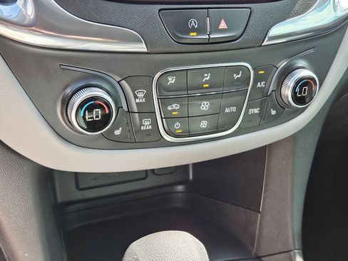 Used 2022 Chevrolet Equinox LT image 26