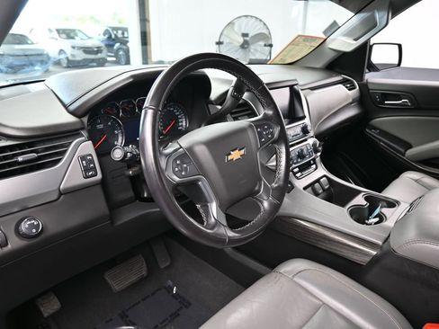 Used 2020 Chevrolet Suburban LT image 10