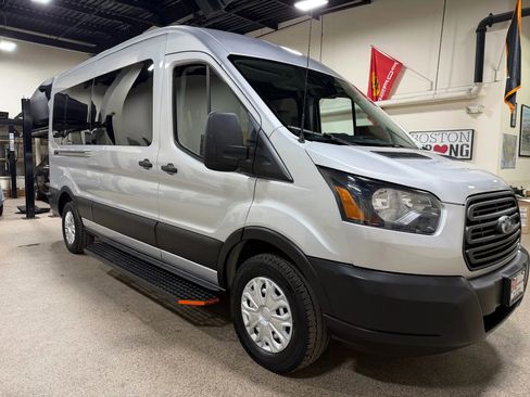Used 2019 Ford Transit 250 148 Medium Roof image 15