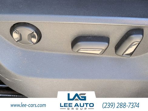 Used 2021 Volkswagen Atlas Cross Sport SE w/ Panoramic Sunroof Package image 18