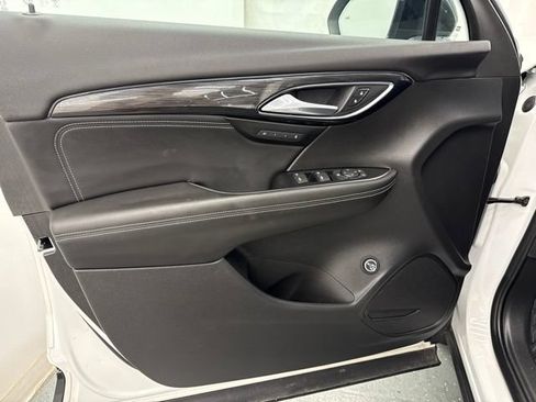 Used 2023 Buick Envision Essence w/ Sport Touring Package AWD/4WD image 19