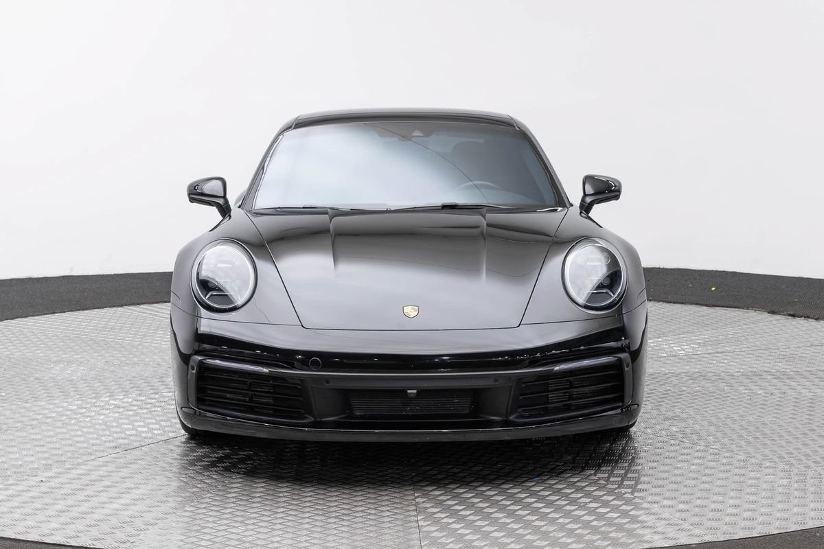 Used 2022 Porsche 911 Carrera RWD image 3