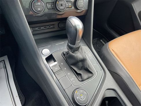 Used 2019 Volkswagen Tiguan SE w/ Panoramic Sunroof Package image 15