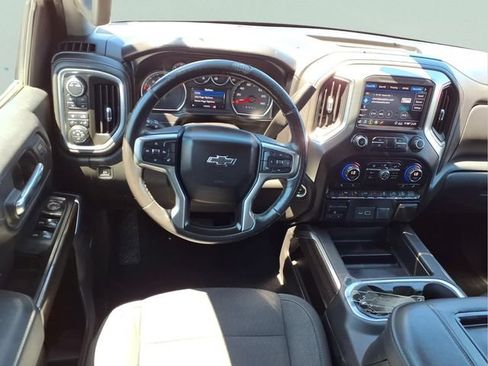 Used 2020 Chevrolet Silverado 1500 LT Trail Boss AWD/4WD image 4