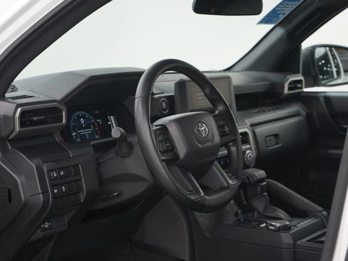 Certified 2025 Toyota Tacoma SR image 20