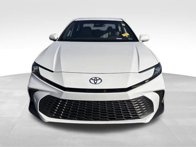 Used 2025 Toyota Camry SE w/ Convenience Package FWD image 12