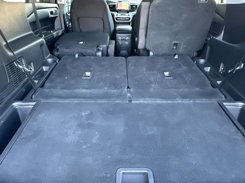 Certified 2022 Ford Explorer XLT w/ Class IV Trailer Tow Package image 17