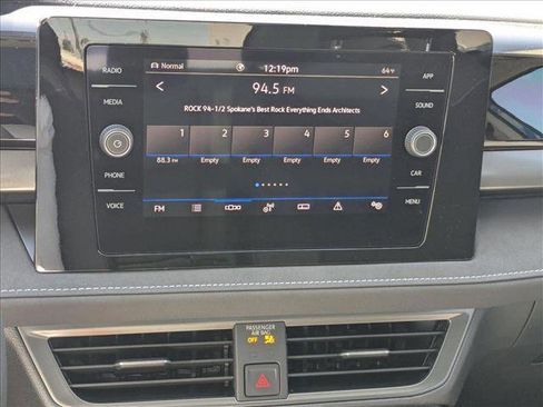 New 2025 Volkswagen Taos SE image 13