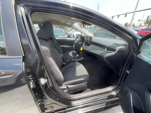 Used 2022 Toyota Corolla LE FWD image 14
