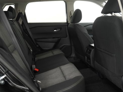 Used 2025 Nissan Rogue SV image 14