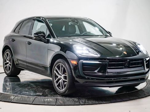 Used 2024 Porsche Macan image 5