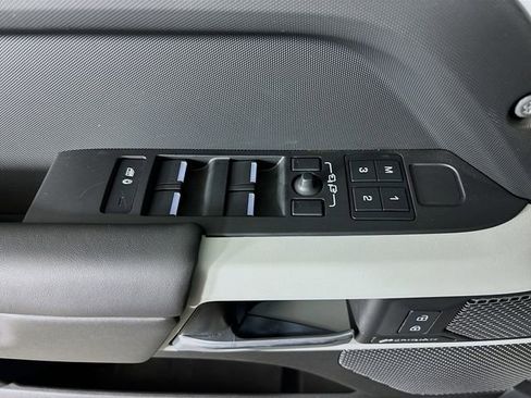 Used 2024 Land Rover Defender 110 X-Dynamic SE image 20