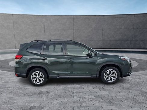 Used 2023 Subaru Forester Premium AWD/4WD image 12