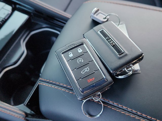 Used 2026 Jeep Grand Cherokee L Summit AWD/4WD image 48
