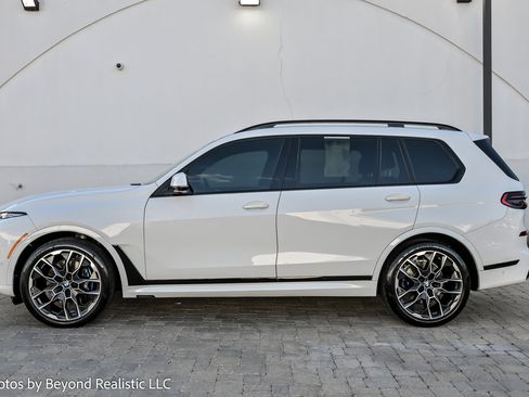 Used 2023 BMW X7 xDrive40i w/ M Sport Package image 4