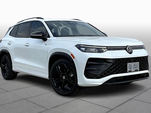 New 2026 Volkswagen Tiguan SE R-Line FWD image 2