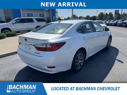 Used 2016 Lexus ES 300h w/ Luxury Package w/Wood Trim FWD image 5