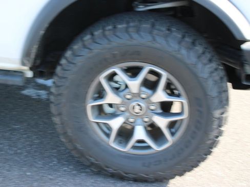 Used 2024 Ford Bronco Badlands AWD/4WD image 12