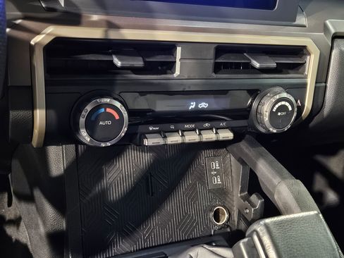 Used 2024 Toyota Tacoma TRD Sport RWD image 31