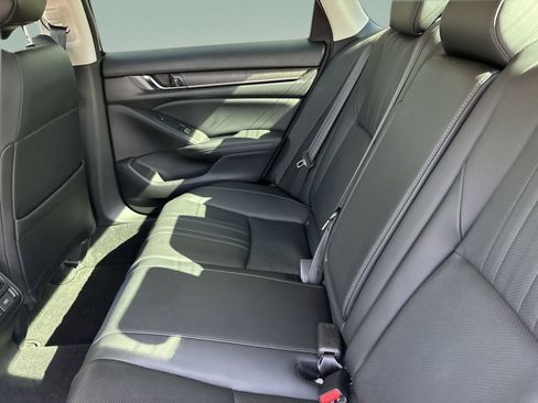 Used 2022 Honda Accord Touring image 16