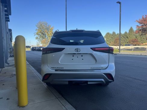 Used 2021 Toyota Highlander Platinum image 44