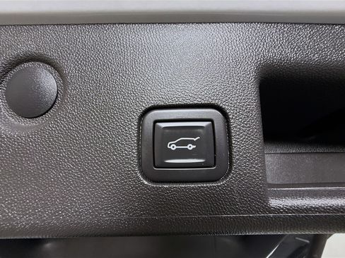 Used 2021 Chevrolet Equinox Premier image 41