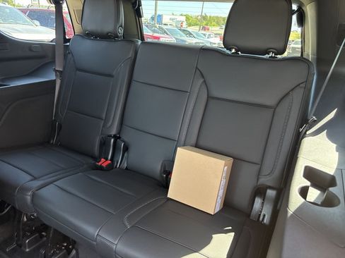 New 2026 GMC Yukon Denali w/ Denali Reserve Package AWD/4WD image 18