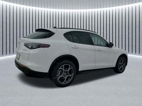 New 2025 Alfa Romeo Stelvio Sprint image 7