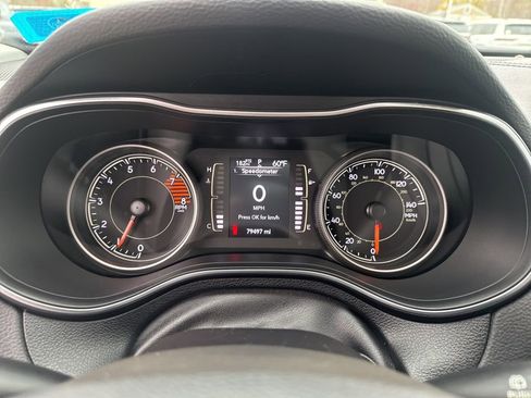 Certified 2019 Jeep Cherokee Latitude Plus AWD/4WD image 11