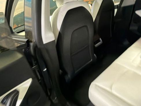 Used 2022 Tesla Model Y Performance AWD/4WD image 38