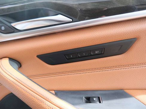 Used 2017 BMW 540i xDrive image 36