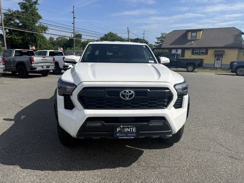 Used 2024 Toyota Tacoma TRD Off-Road AWD/4WD image 8