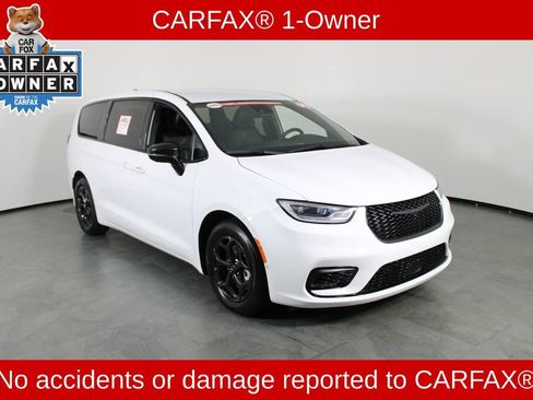 Used 2024 Chrysler Pacifica Limited FWD image 4