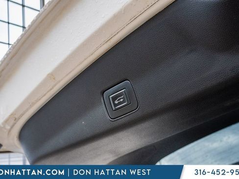 Used 2023 Chevrolet TrailBlazer ACTIV w/ Sun and Liftgate Package FWD image 30