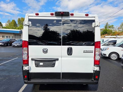 Used 2023 RAM ProMaster 2500 image 6
